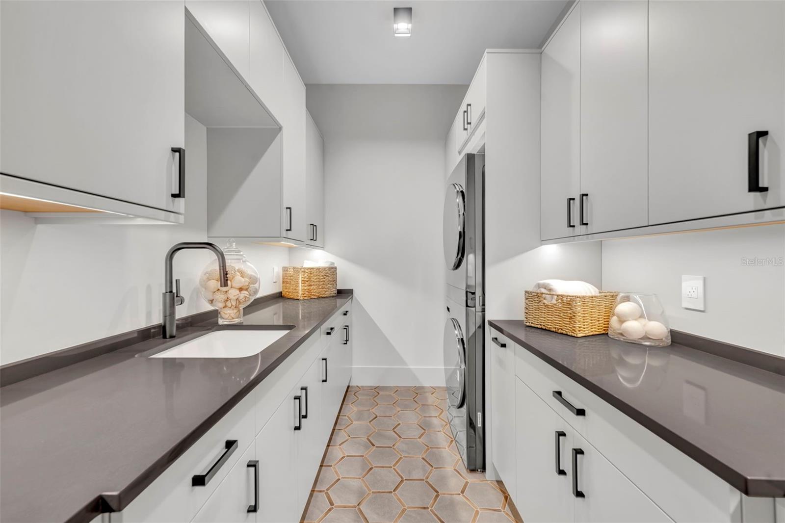 Image 31 of 62 For 550 Palmer Avenue