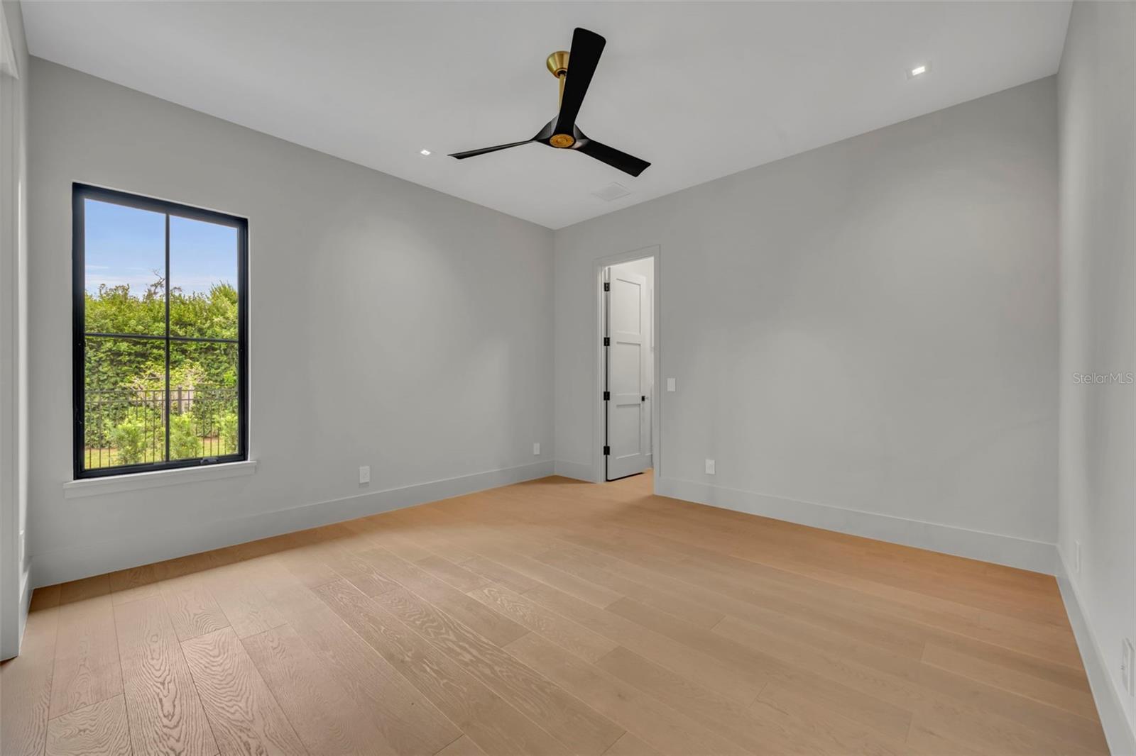 Image 41 of 62 For 550 Palmer Avenue