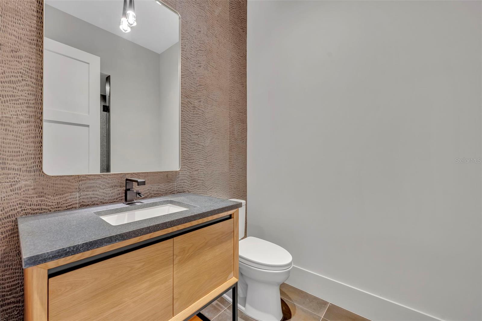 Image 42 of 62 For 550 Palmer Avenue