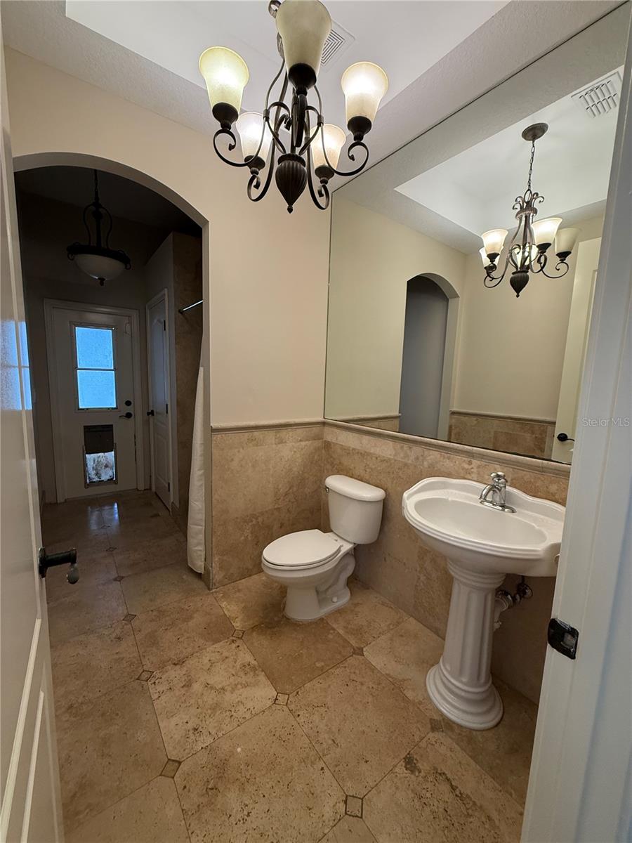 Image 13 of 42 For 708 Palenci Court