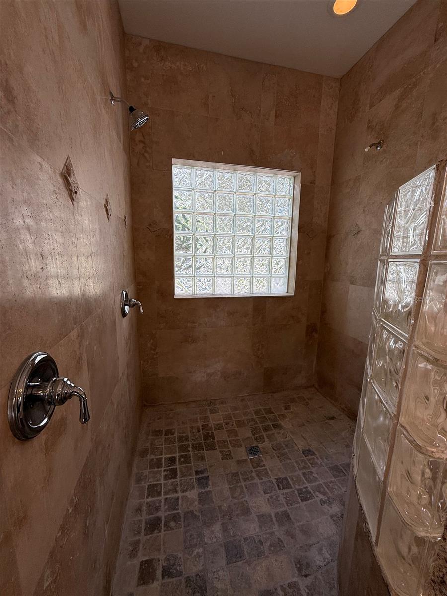 Image 20 of 42 For 708 Palenci Court