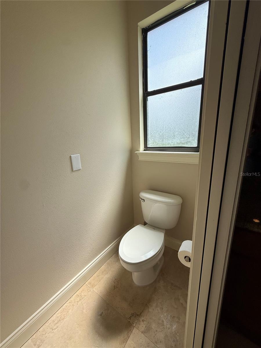 Image 21 of 42 For 708 Palenci Court
