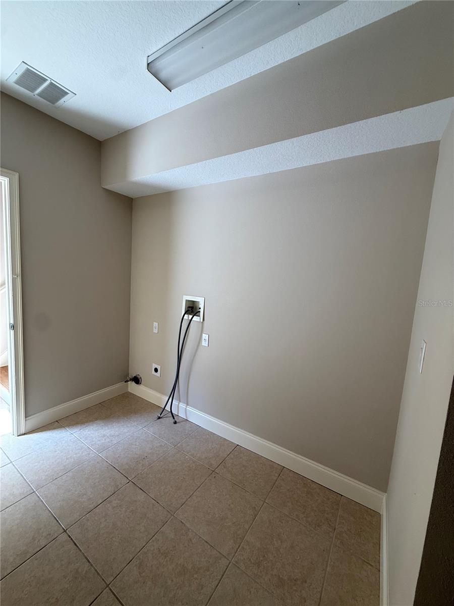 Image 33 of 42 For 708 Palenci Court