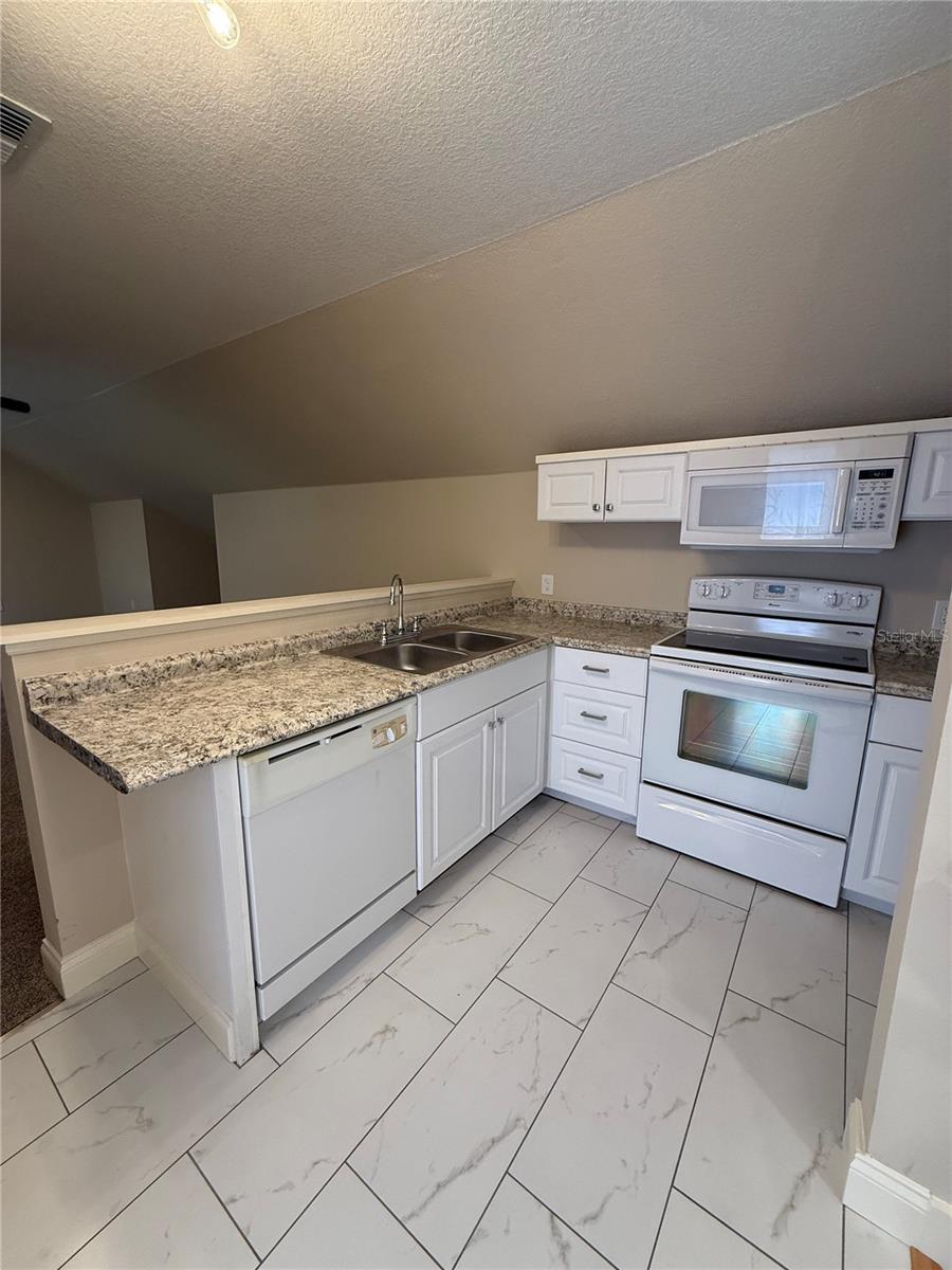Image 36 of 42 For 708 Palenci Court