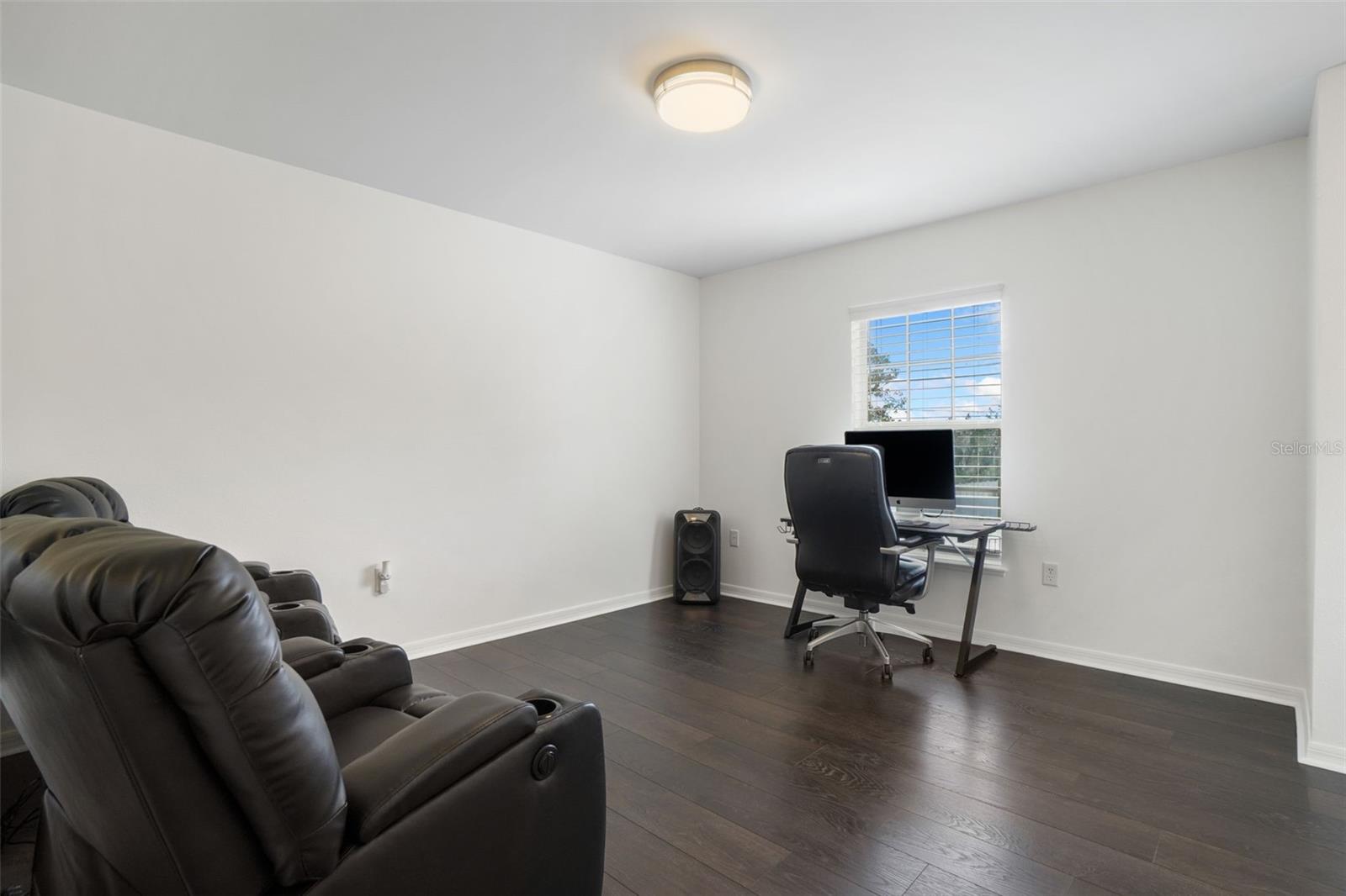 Image 21 of 40 For 3020 Norvell Court