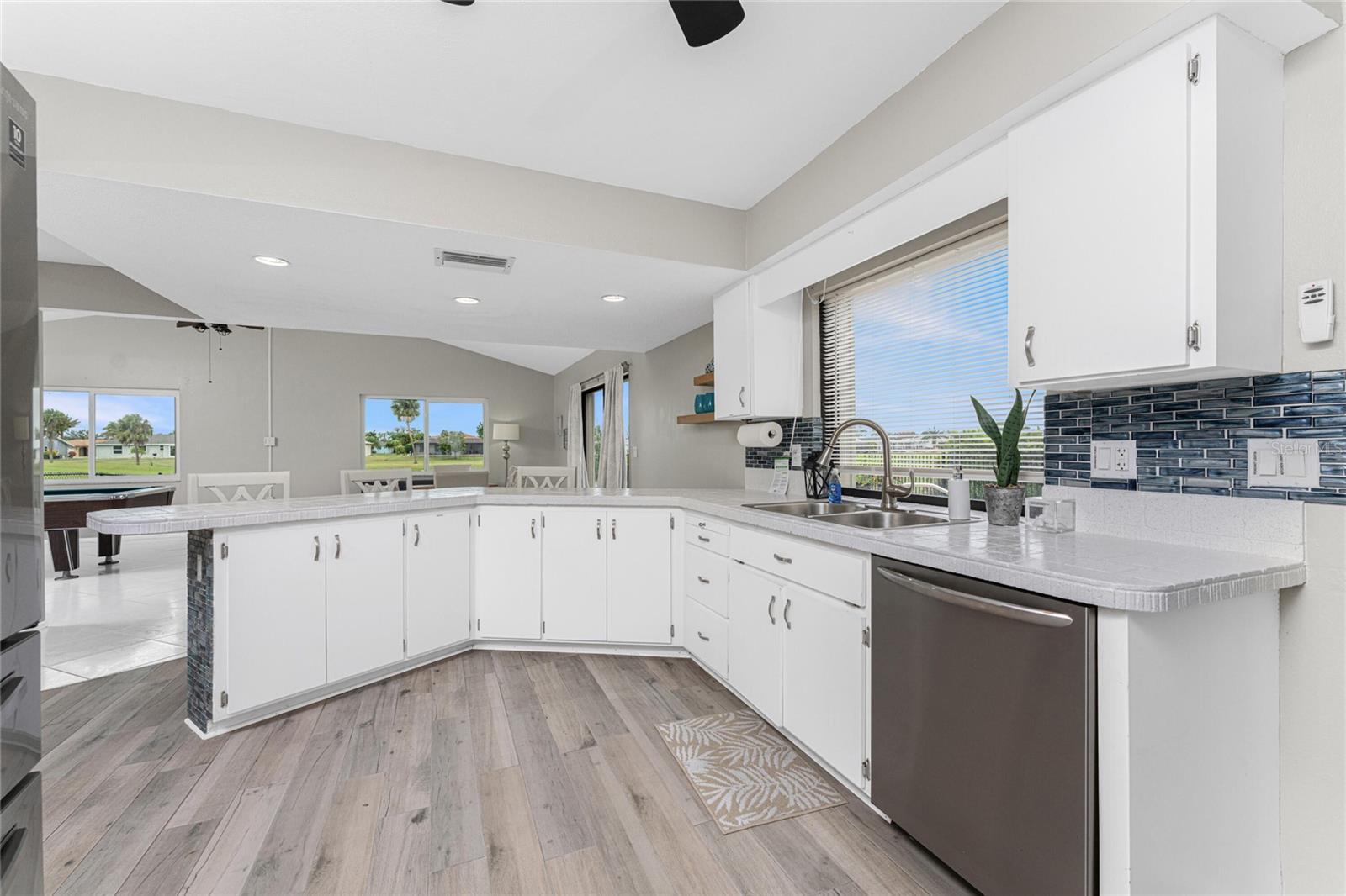 Image 12 of 63 For 88 Oakland Hills Place