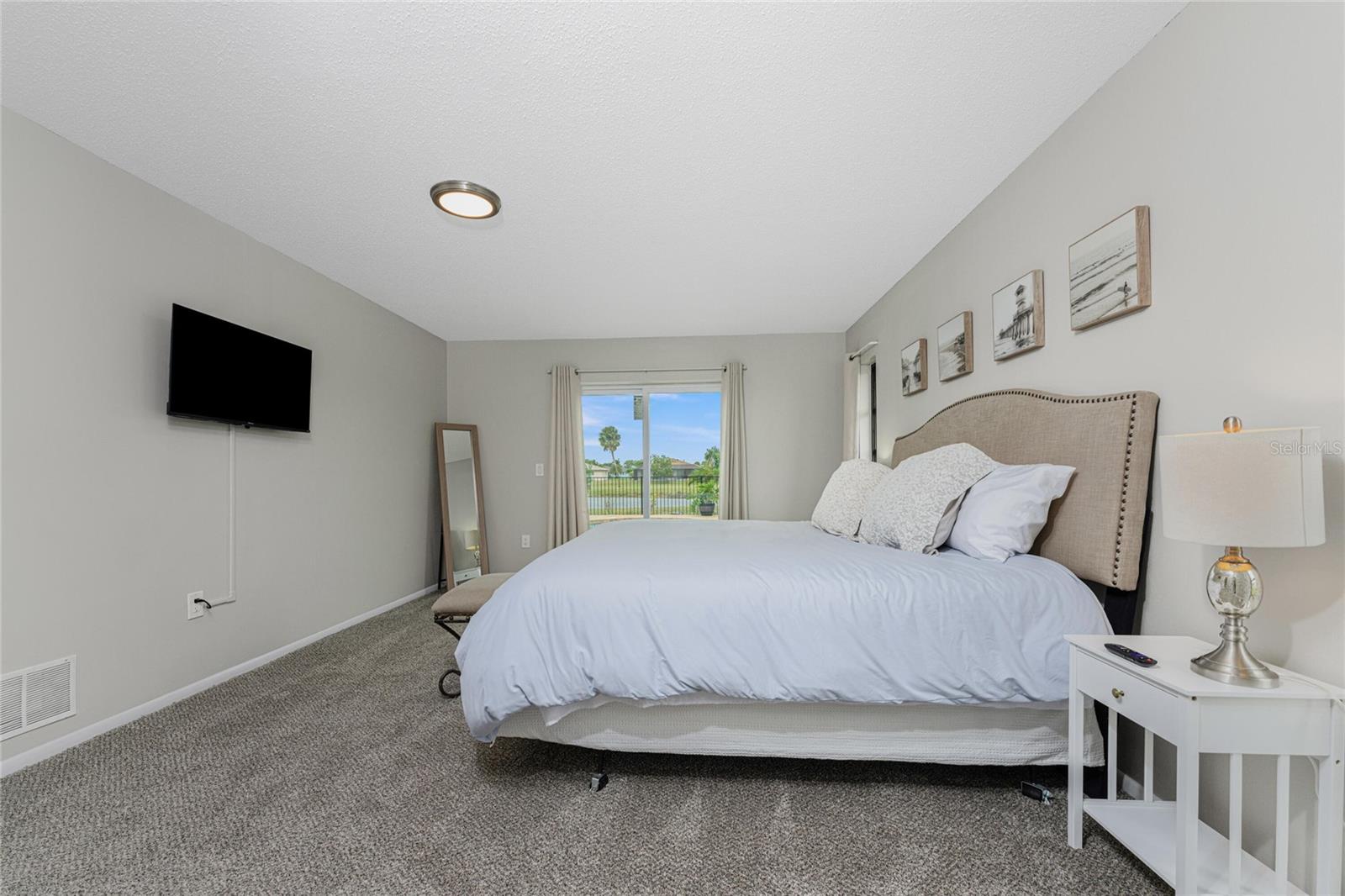 Image 21 of 63 For 88 Oakland Hills Place