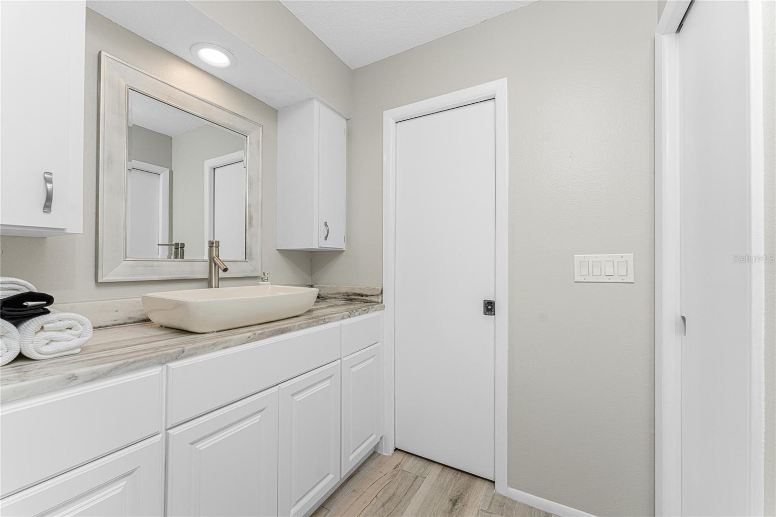 Image 24 of 63 For 88 Oakland Hills Place