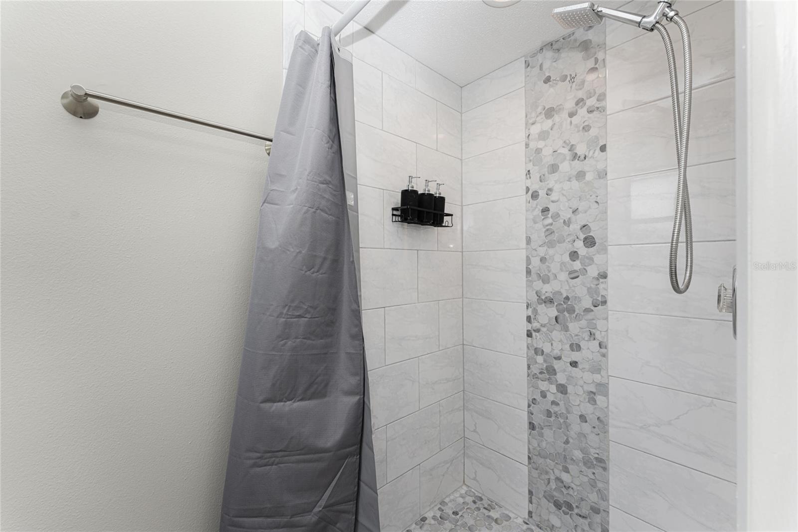 Image 25 of 63 For 88 Oakland Hills Place