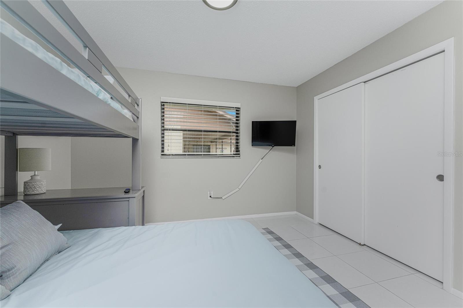 Image 28 of 63 For 88 Oakland Hills Place