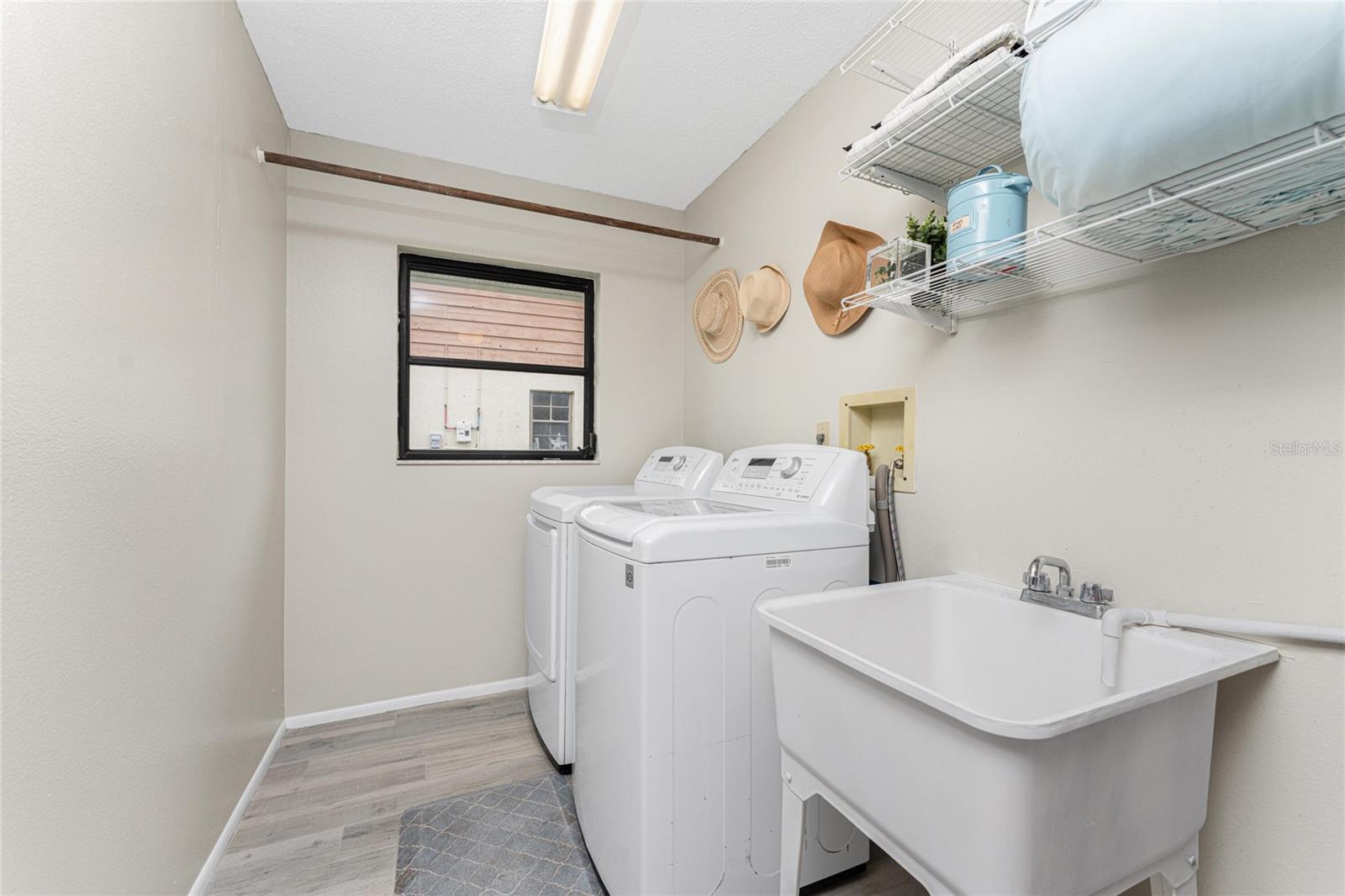 Image 35 of 63 For 88 Oakland Hills Place