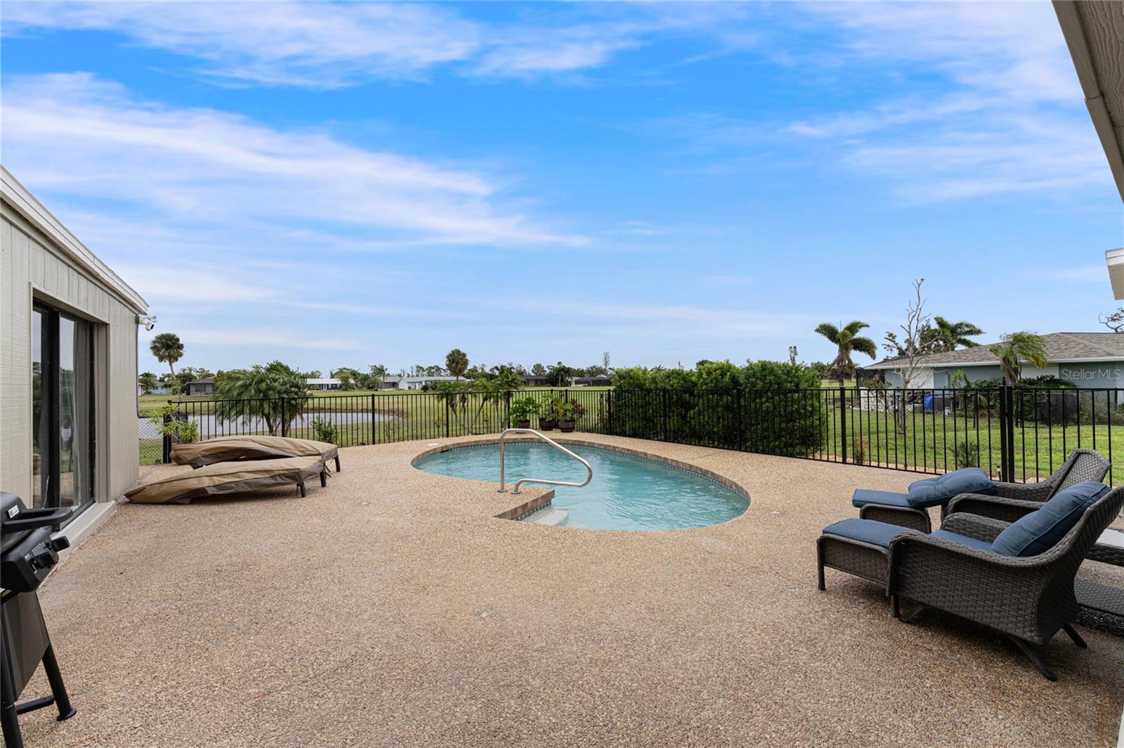 Image 36 of 63 For 88 Oakland Hills Place