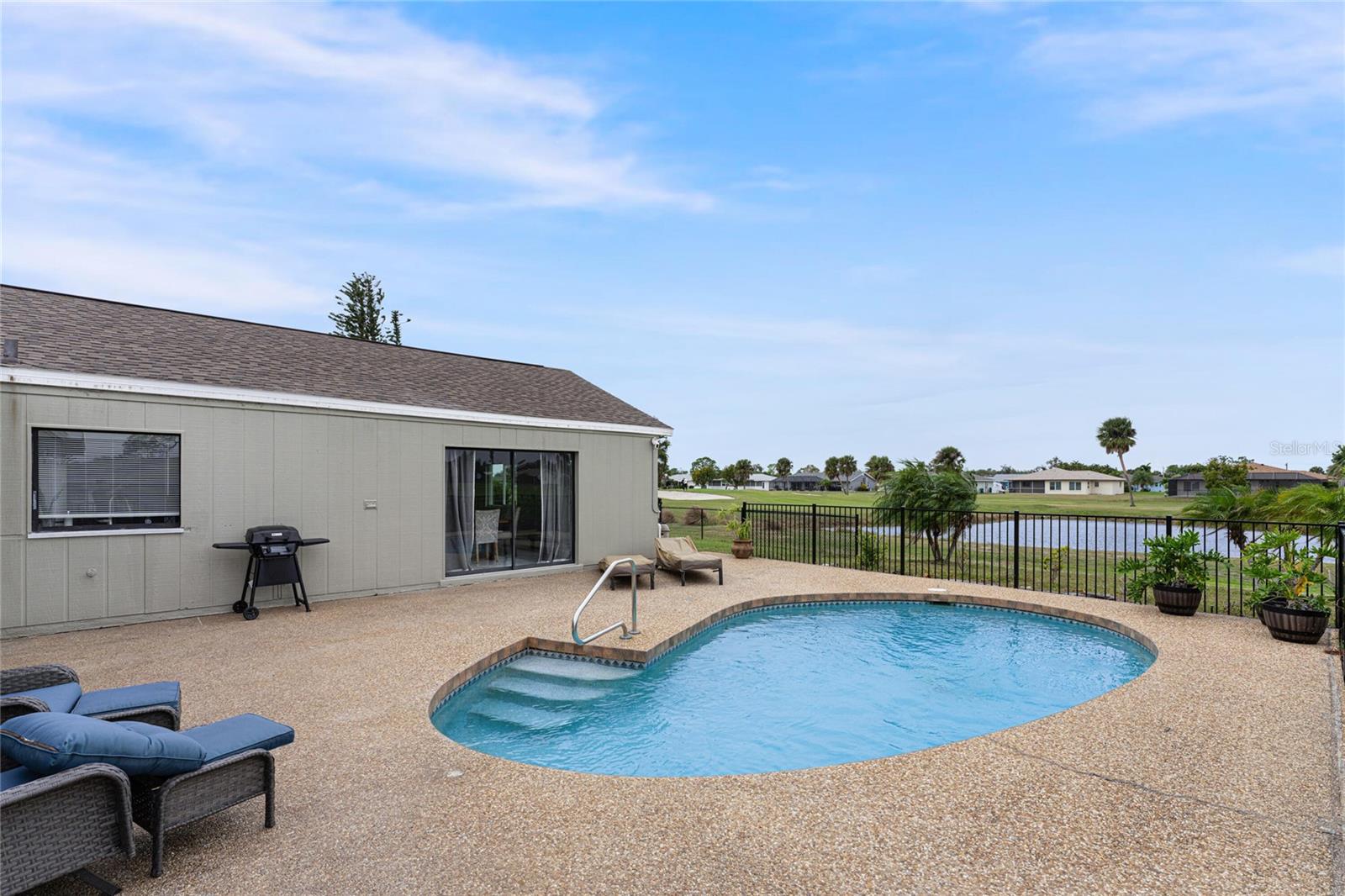 Image 37 of 63 For 88 Oakland Hills Place