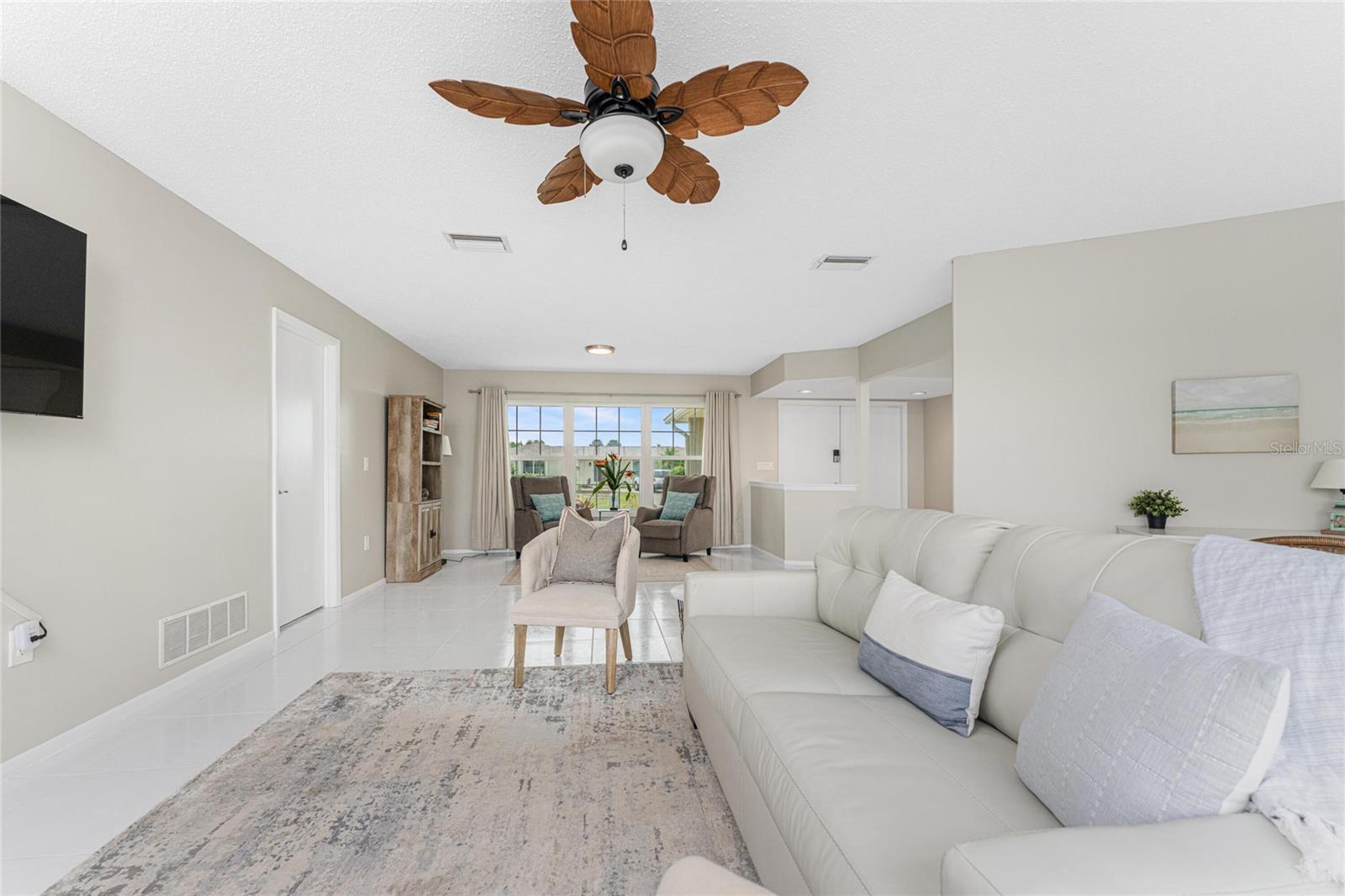 Image 4 of 63 For 88 Oakland Hills Place