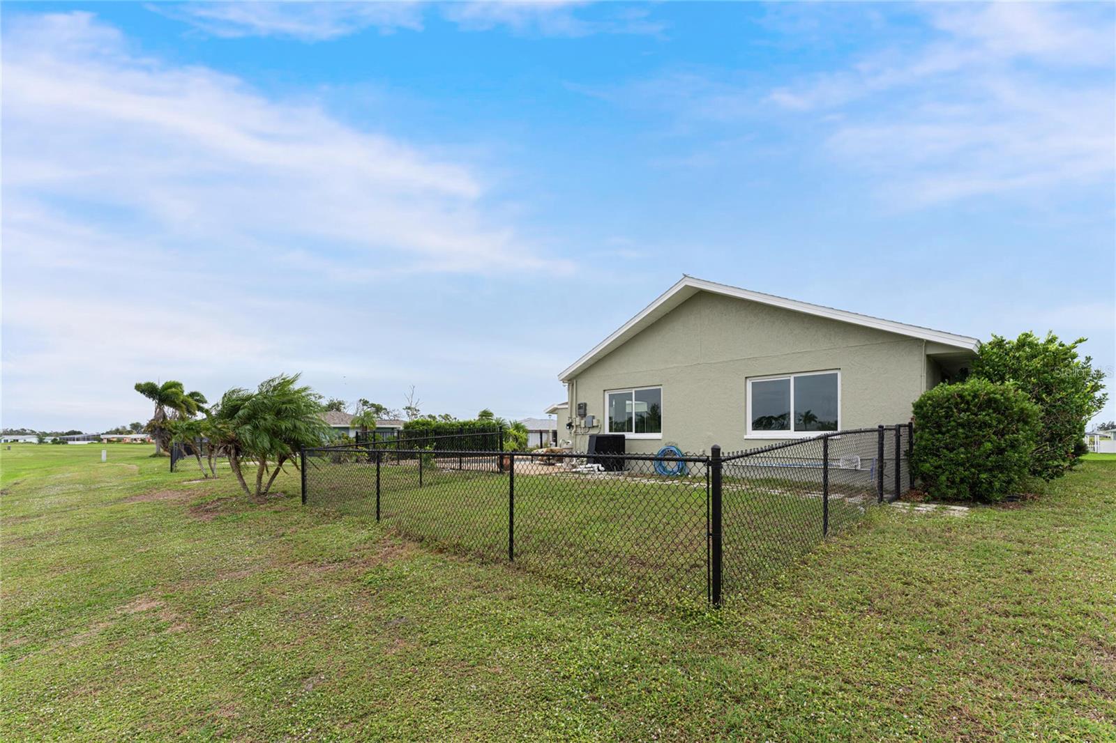 Image 40 of 63 For 88 Oakland Hills Place