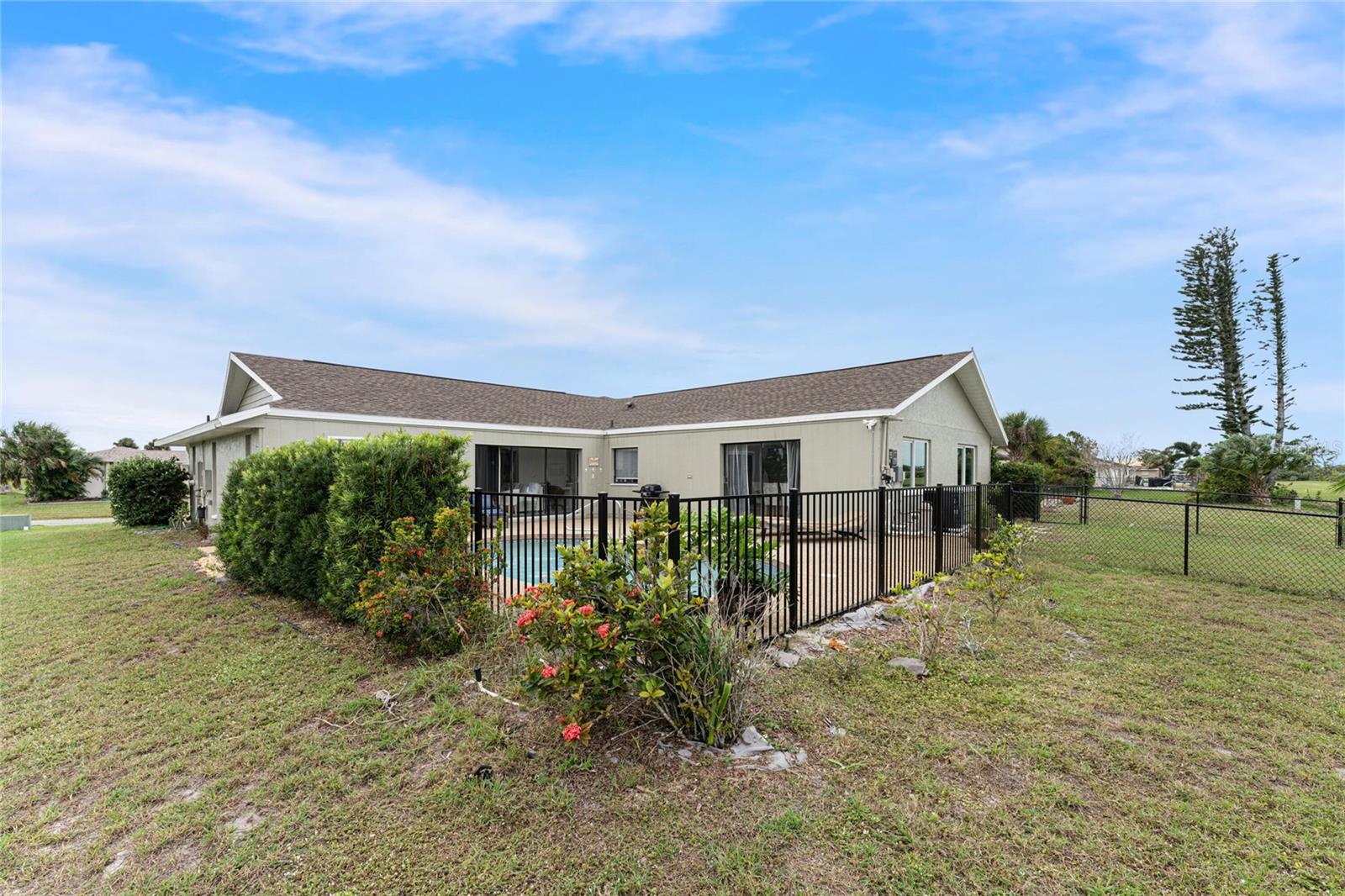 Image 42 of 63 For 88 Oakland Hills Place