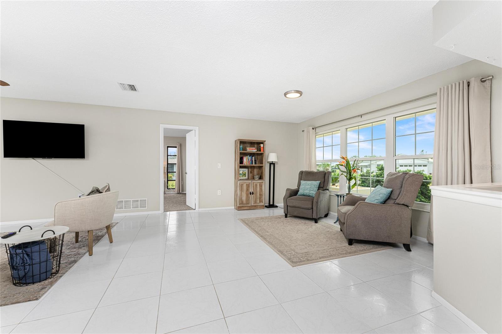 Image 46 of 63 For 88 Oakland Hills Place