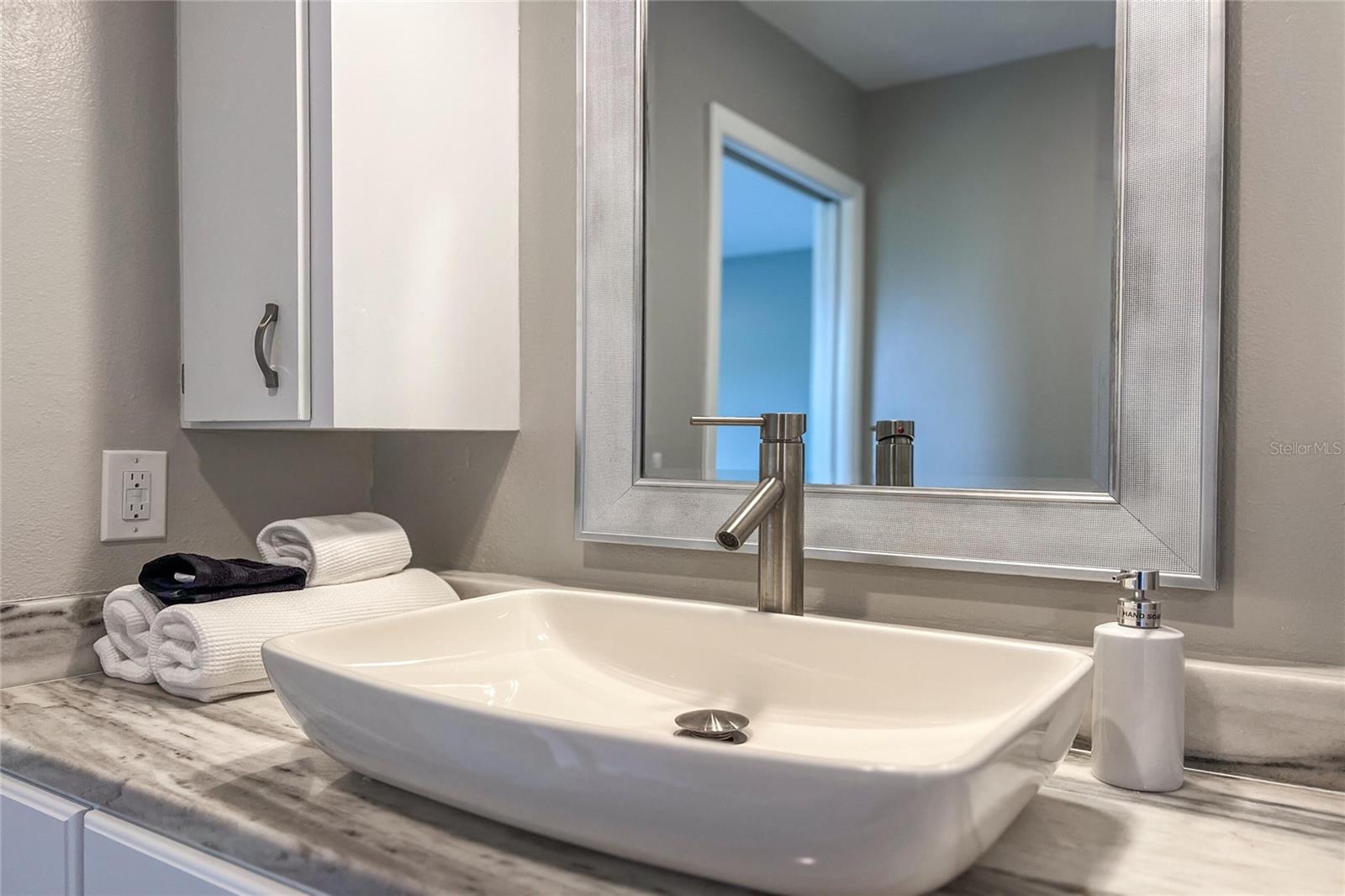 Image 47 of 63 For 88 Oakland Hills Place