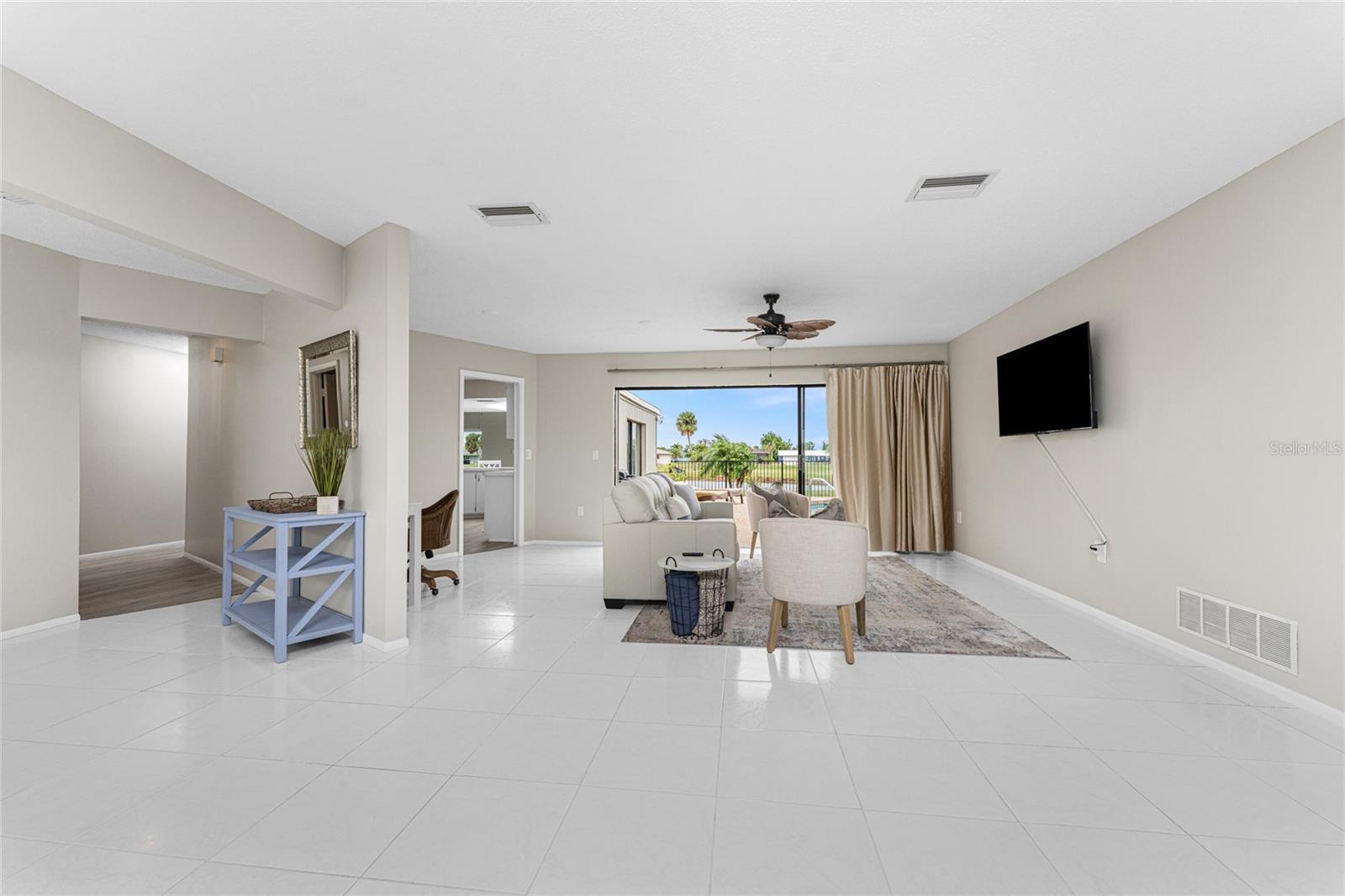 Image 6 of 63 For 88 Oakland Hills Place