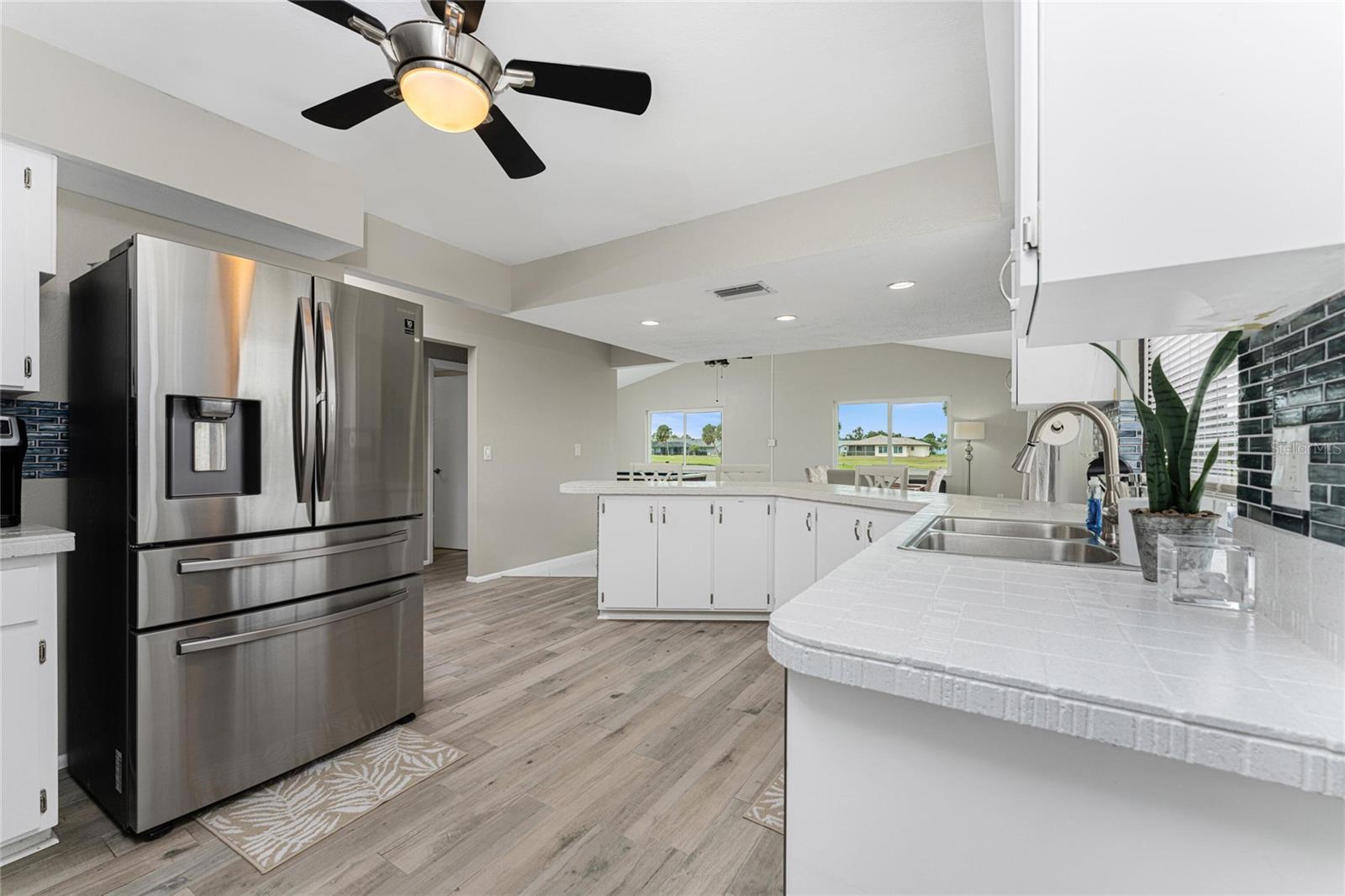 Image 9 of 63 For 88 Oakland Hills Place