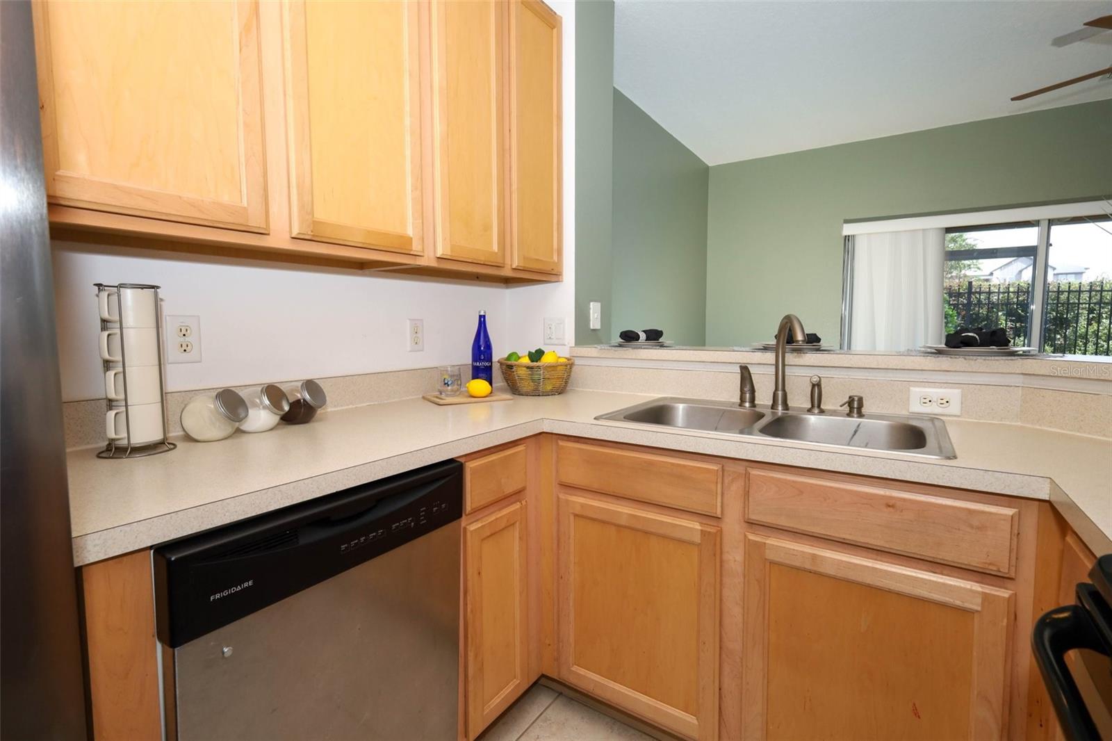 Image 14 of 66 For 528 Bexley Drive