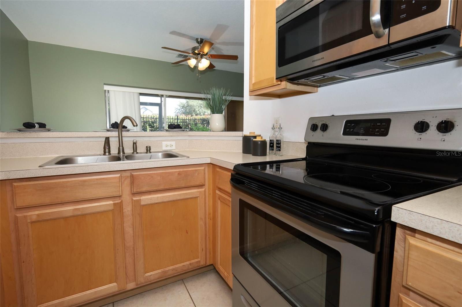 Image 16 of 66 For 528 Bexley Drive