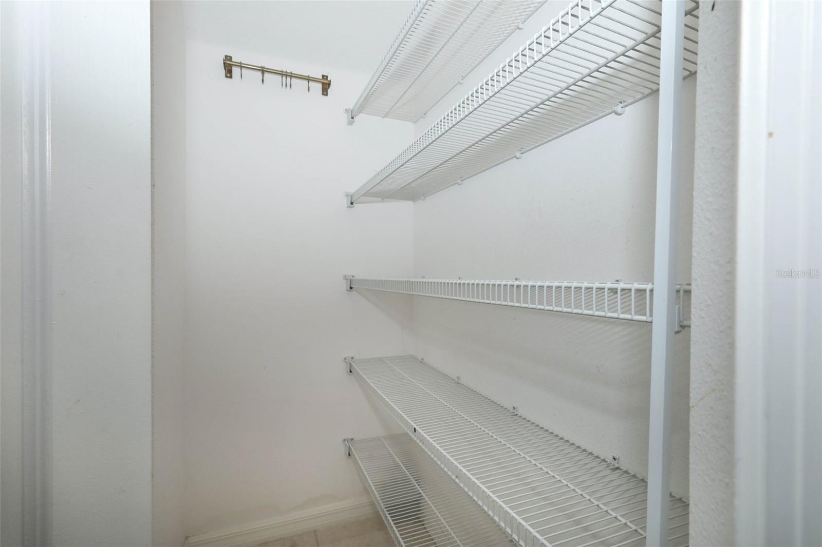 Image 19 of 66 For 528 Bexley Drive