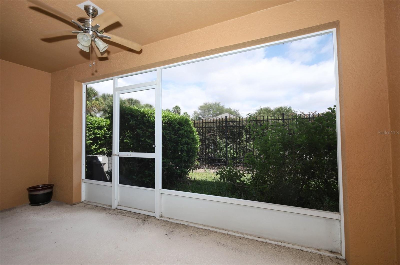 Image 23 of 66 For 528 Bexley Drive