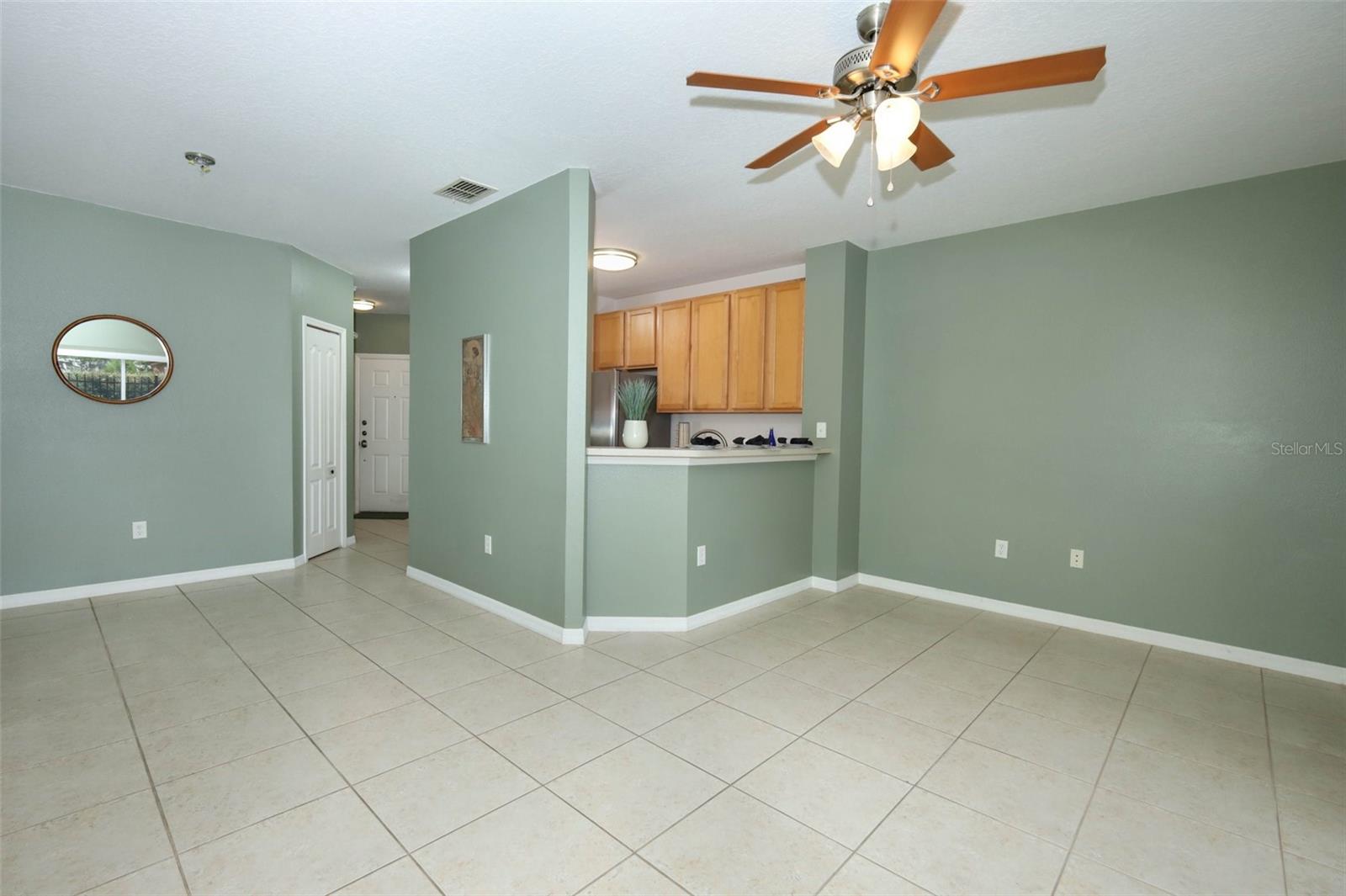 Image 4 of 66 For 528 Bexley Drive