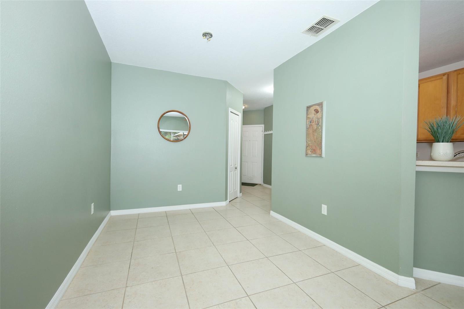 Image 6 of 66 For 528 Bexley Drive