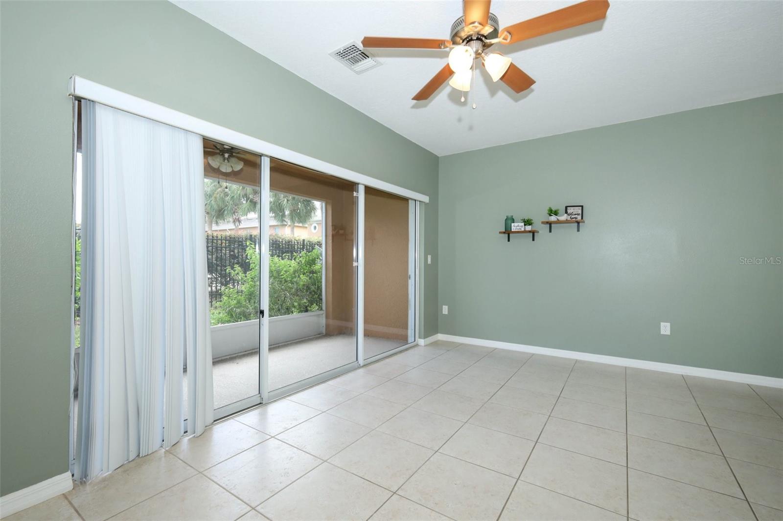 Image 9 of 66 For 528 Bexley Drive