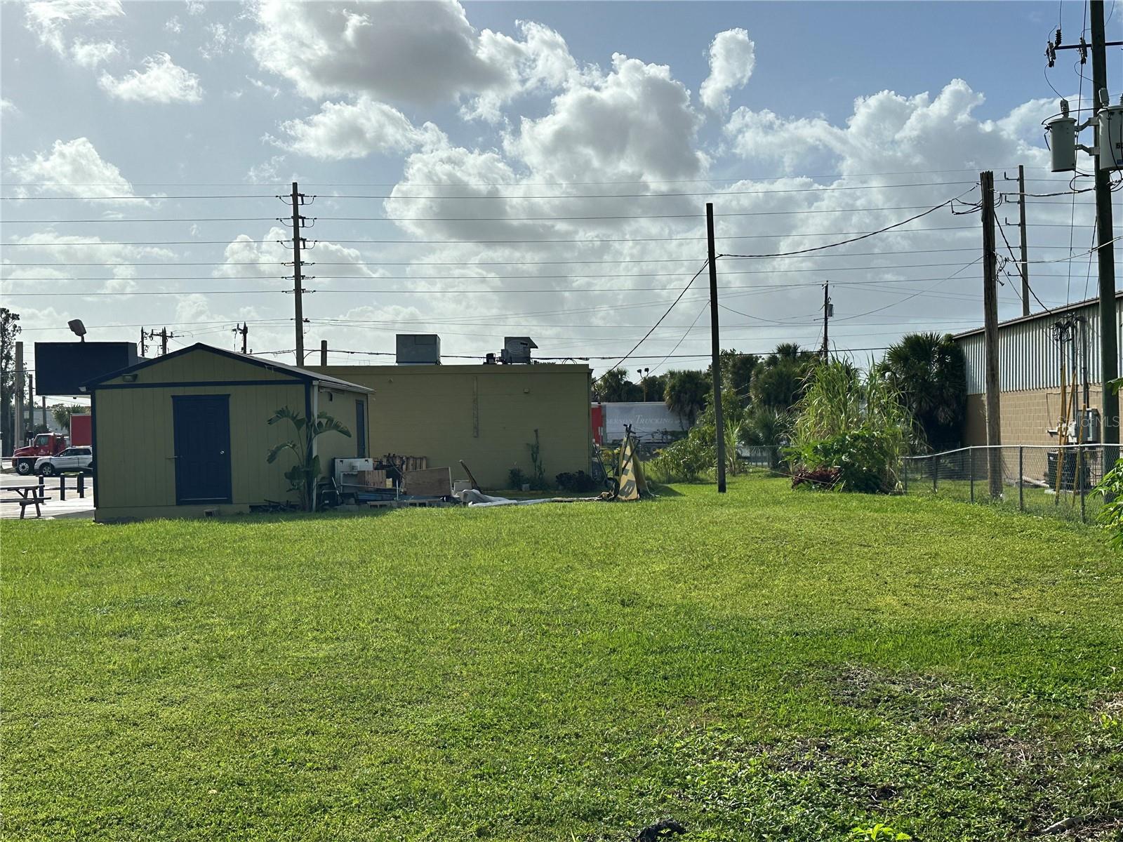 Image 11 of 23 For 3965 Silver Star Road E