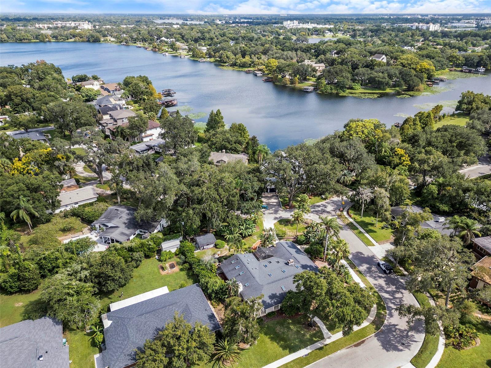 Image 4 of 45 For 1100 Willowbrook Trail