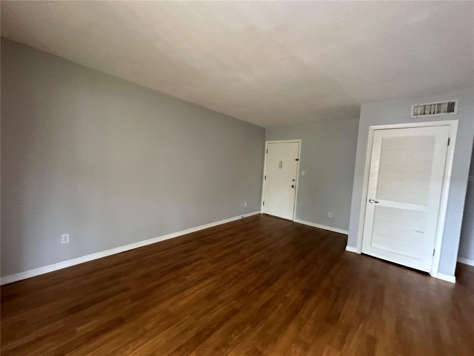 Image 3 of 13 For 142 Springwood Circle D