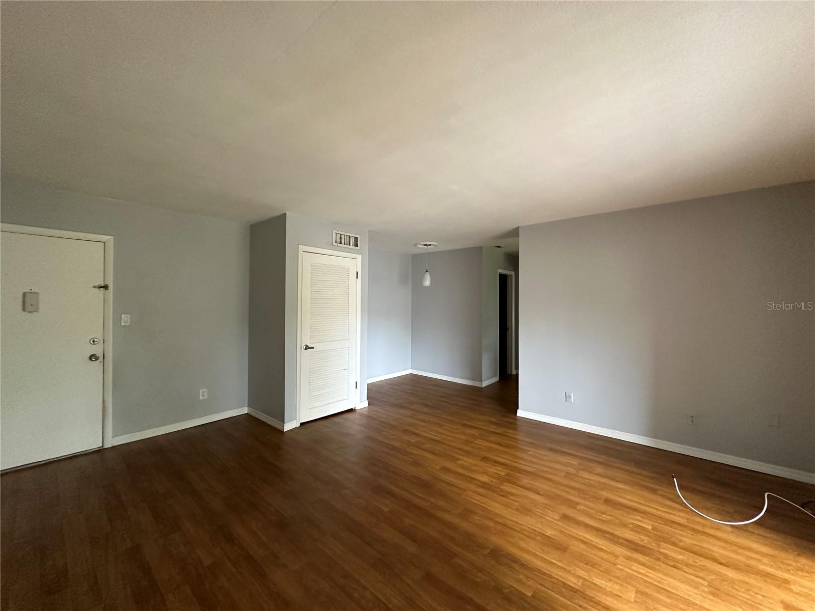 Image 5 of 13 For 142 Springwood Circle D