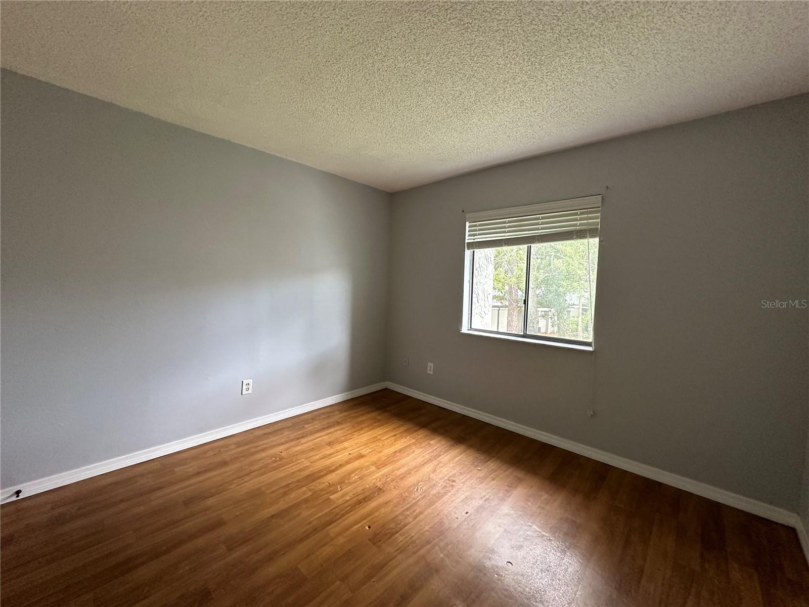 Image 9 of 13 For 142 Springwood Circle D
