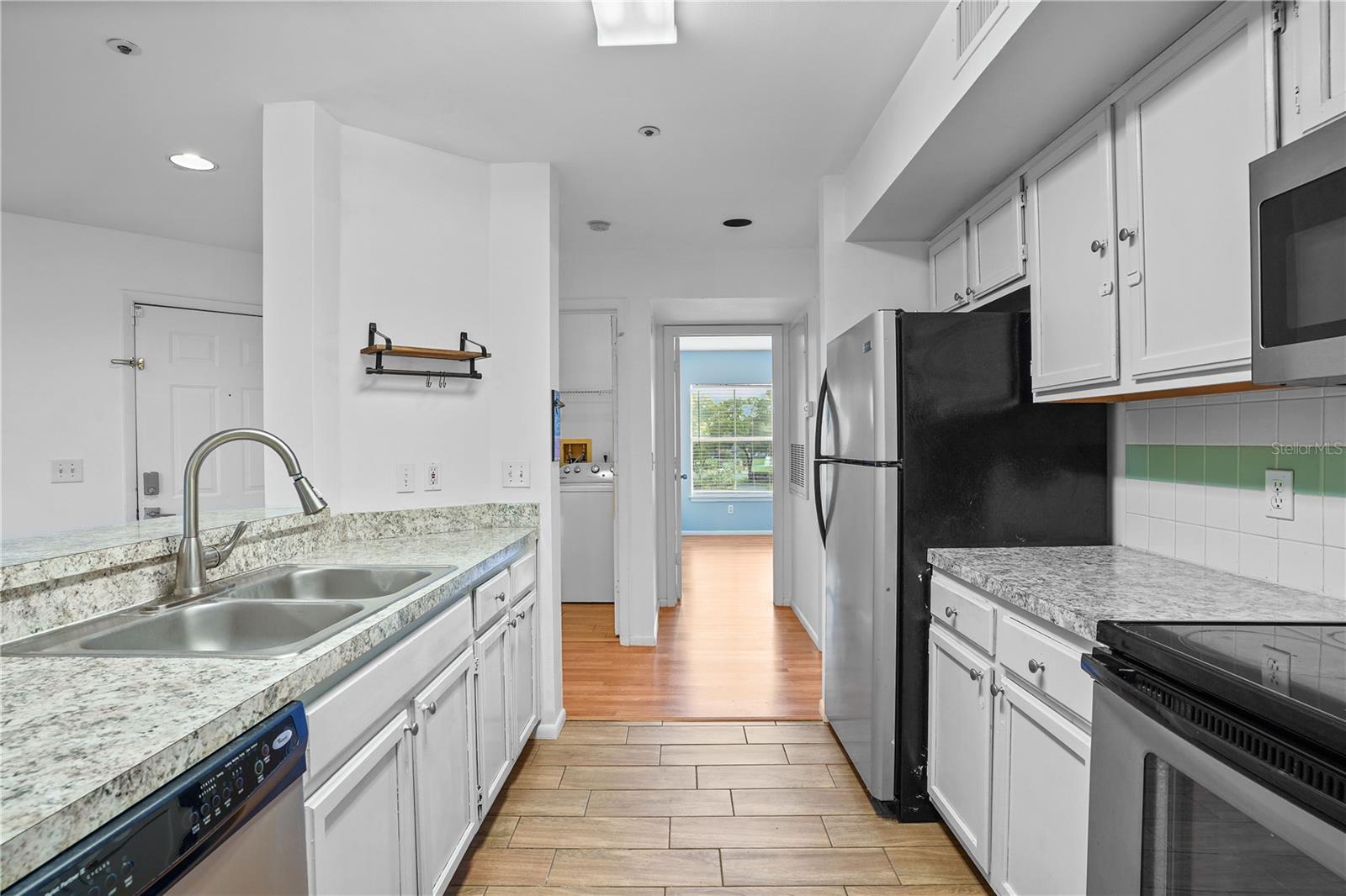Image 8 of 31 For 494 Pin Oak Place 302