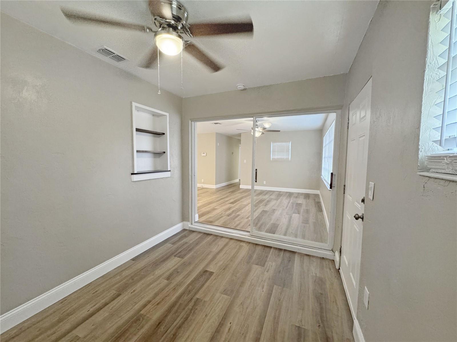 Image 5 of 28 For 1609 Stocking Street