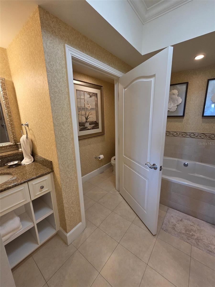 Image 11 of 26 For 7593 Gathering Drive  301