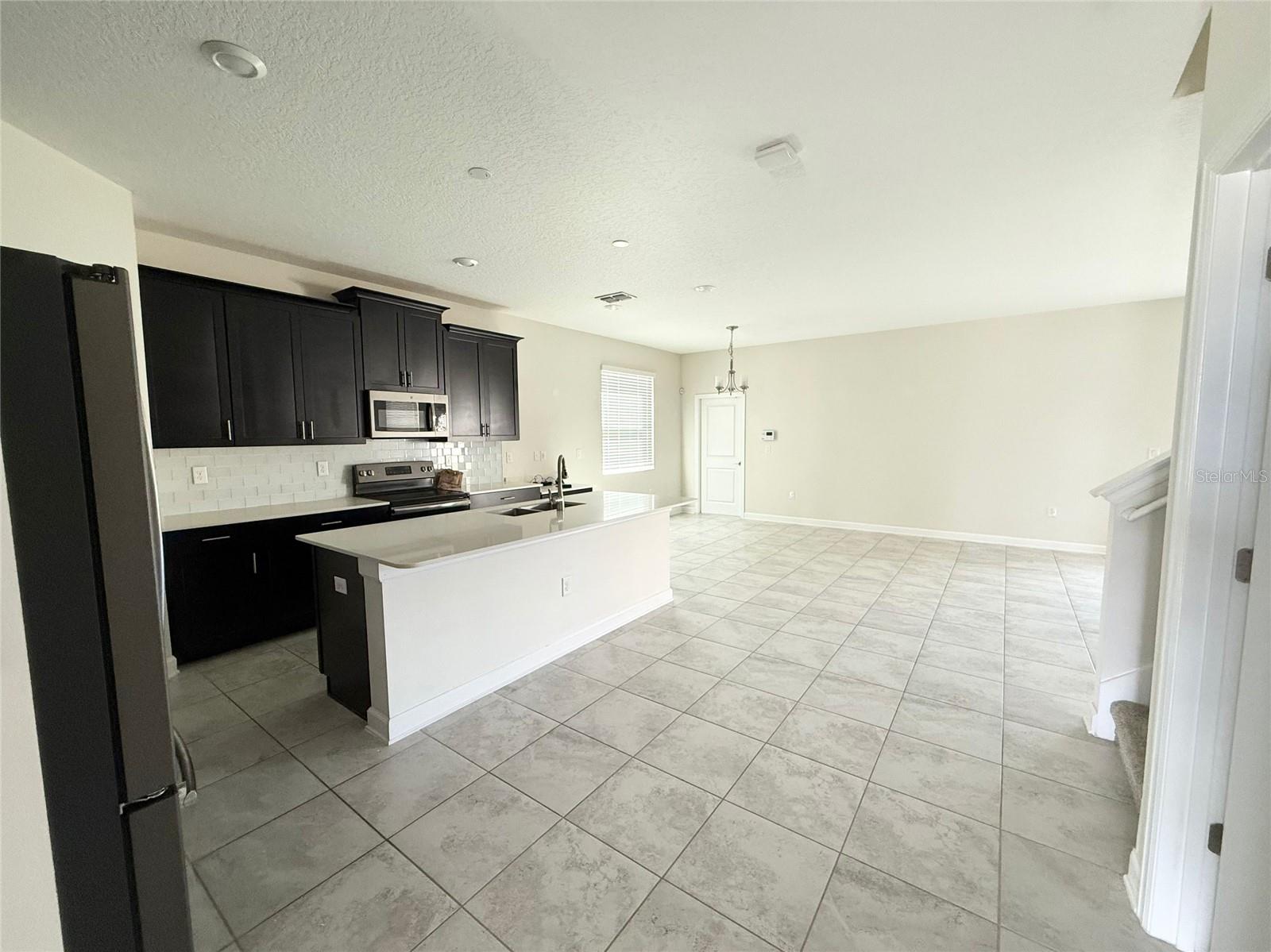 Image 2 of 15 For 7602 Summerlake Groves Street