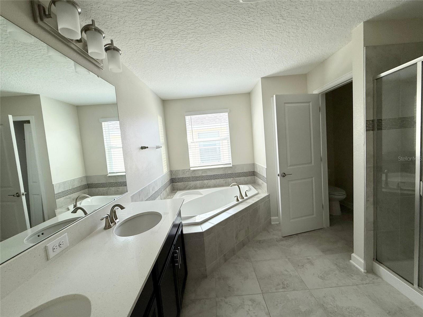 Image 4 of 15 For 7602 Summerlake Groves Street
