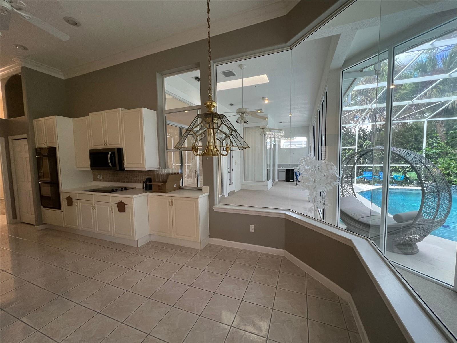 Image 4 of 45 For 228 Promenade Circle