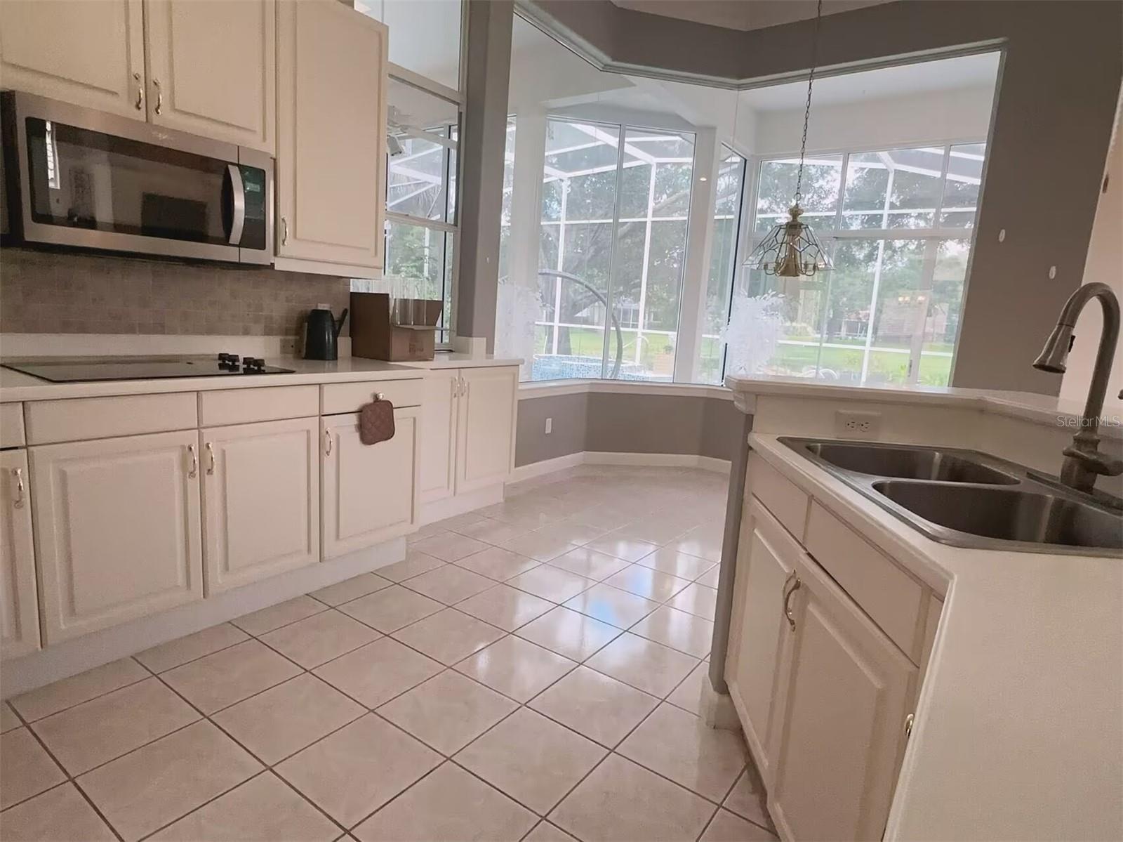 Image 8 of 45 For 228 Promenade Circle