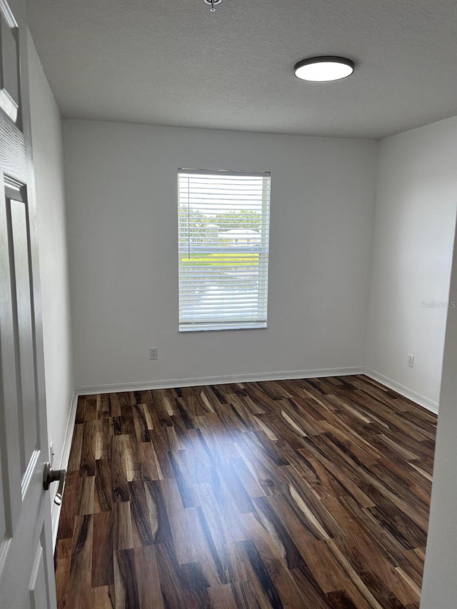Image 11 of 16 For 13500 Applerose Lane 24
