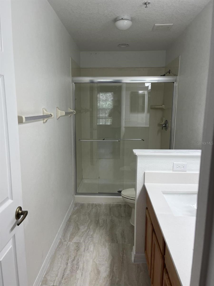 Image 12 of 16 For 13500 Applerose Lane 24