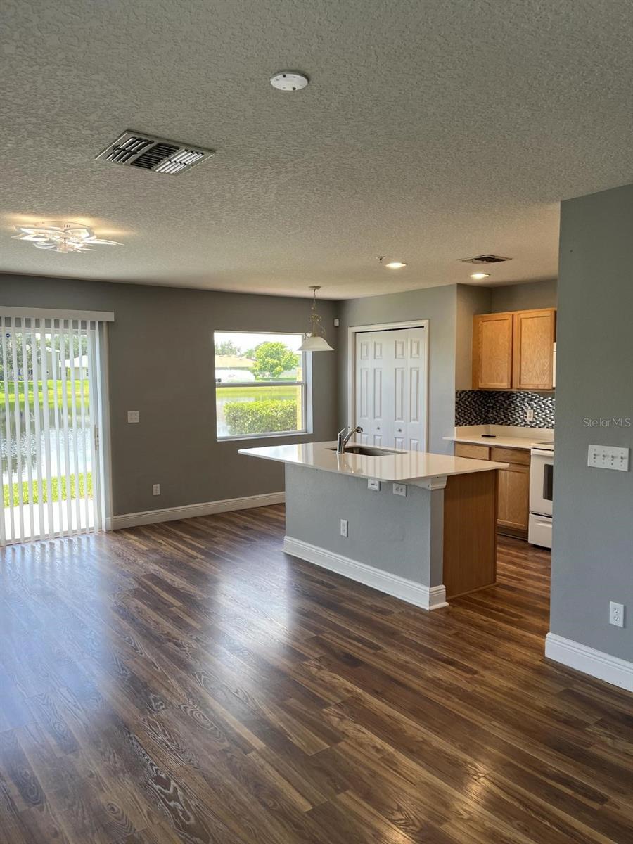 Image 3 of 16 For 13500 Applerose Lane 24