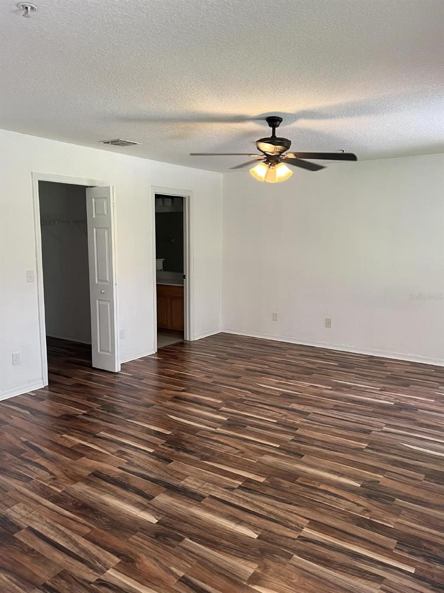 Image 8 of 16 For 13500 Applerose Lane 24