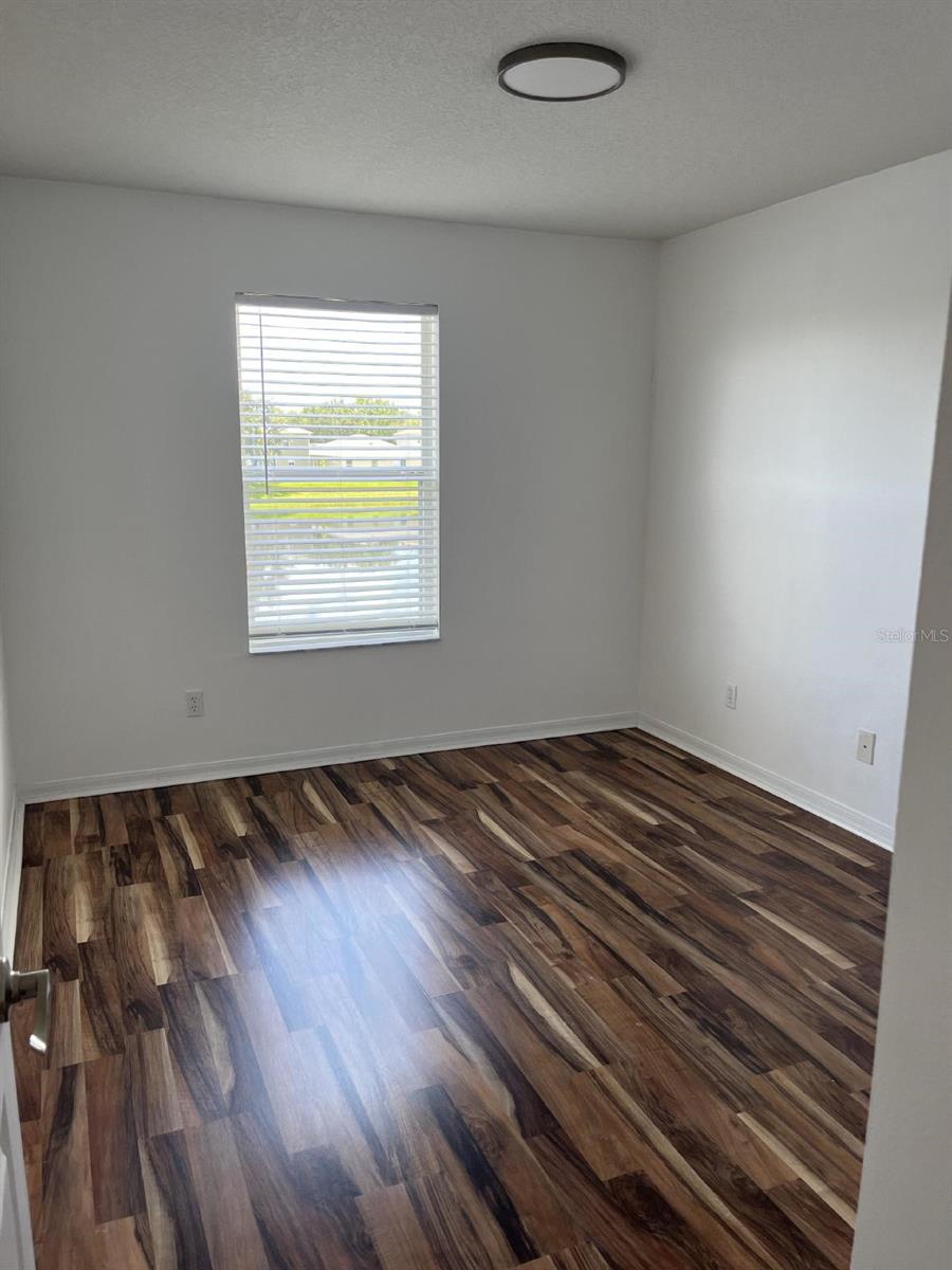 Image 9 of 16 For 13500 Applerose Lane 24