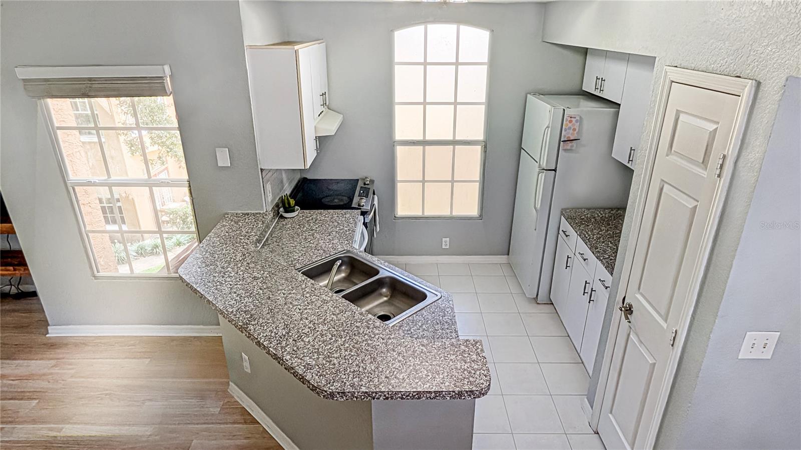 Image 7 of 21 For 6324 Raleigh Street 712