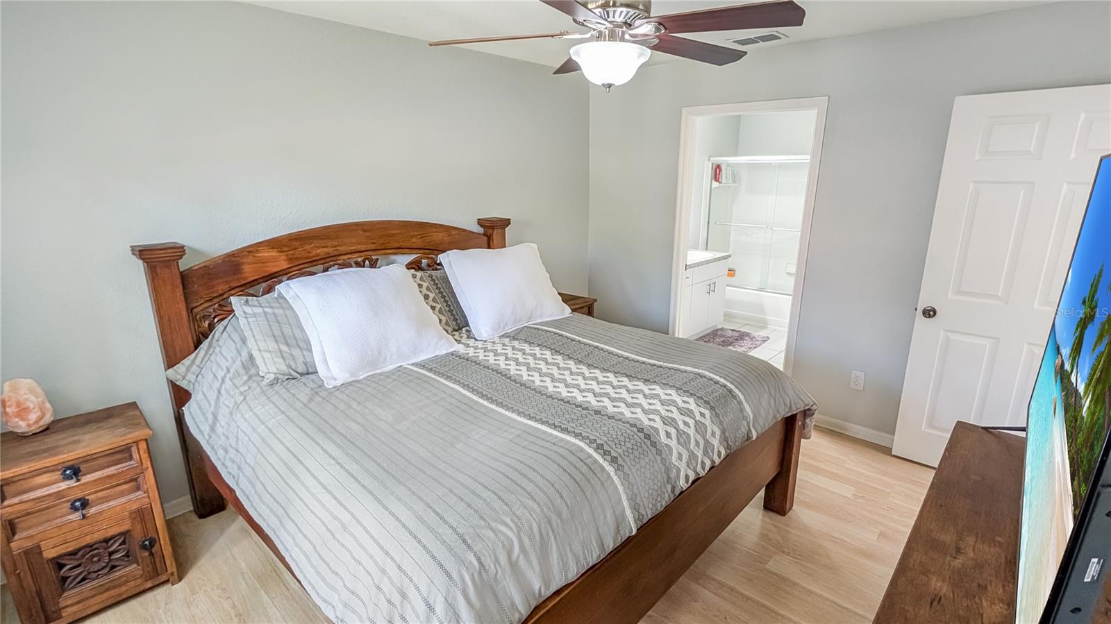 Image 8 of 21 For 6324 Raleigh Street 712